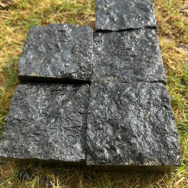 Rajasthan Black Granite Cobblestone (web) splitface 800x800